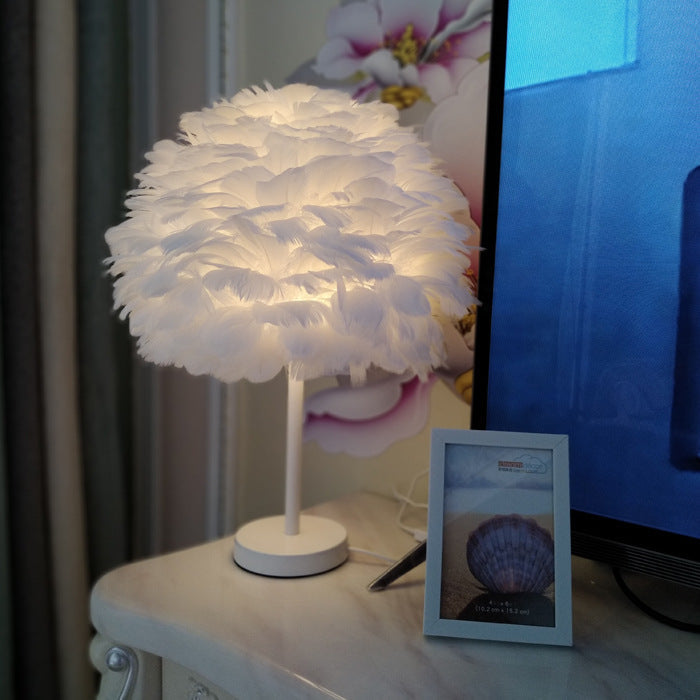 Oval Iron Feather Living Table Lamp
