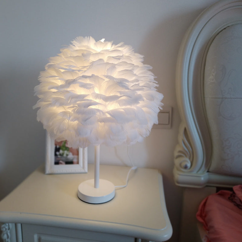 Oval Iron Feather Living Table Lamp