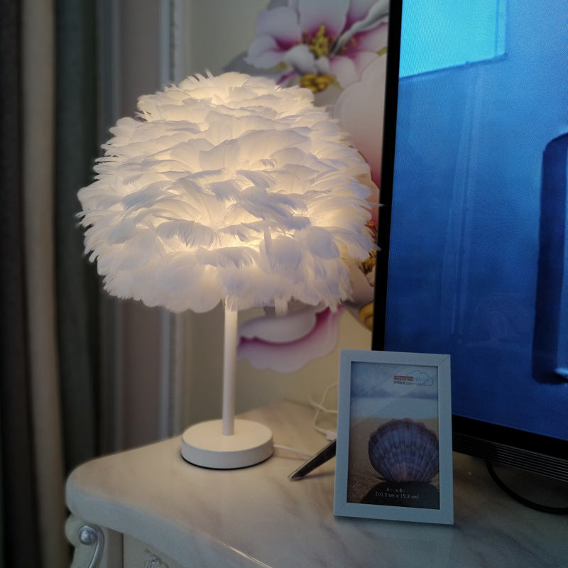 Oval Iron Feather Living Table Lamp