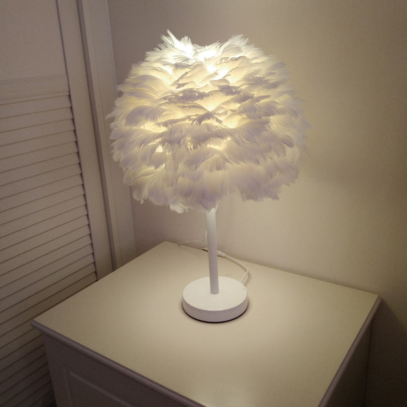 Oval Iron Feather Living Table Lamp