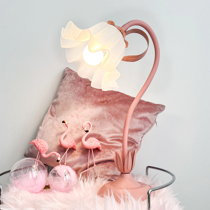 Flower Iron Acrylic Living Table Lamp