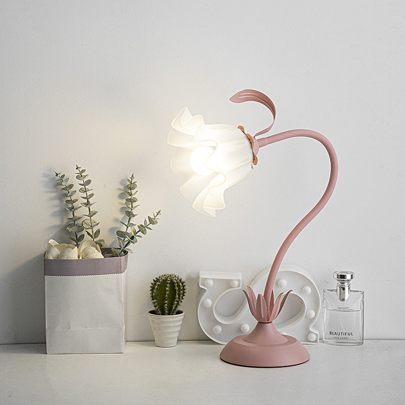 Flower Iron Acrylic Living Table Lamp