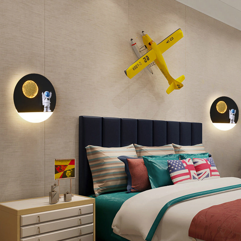 Round Iron Resin Acrylic Wall Lamp