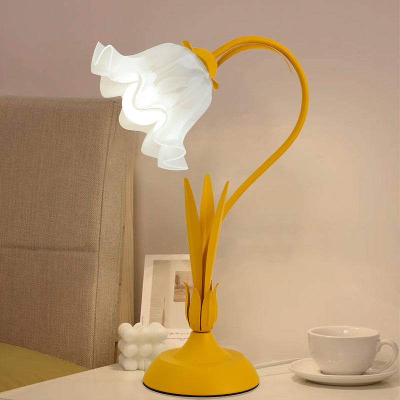 Flower Iron Acrylic Bedroom Table Lamp