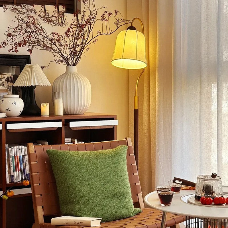 Curved Round Fabric Wood Floor Lamp