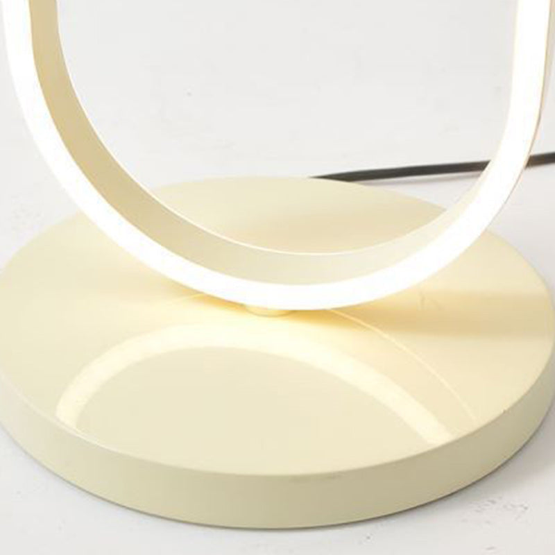 Decorative Curved Line Iron Table Lamp