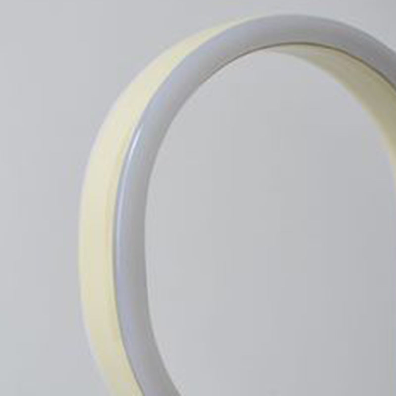 Decorative Curved Line Iron Table Lamp