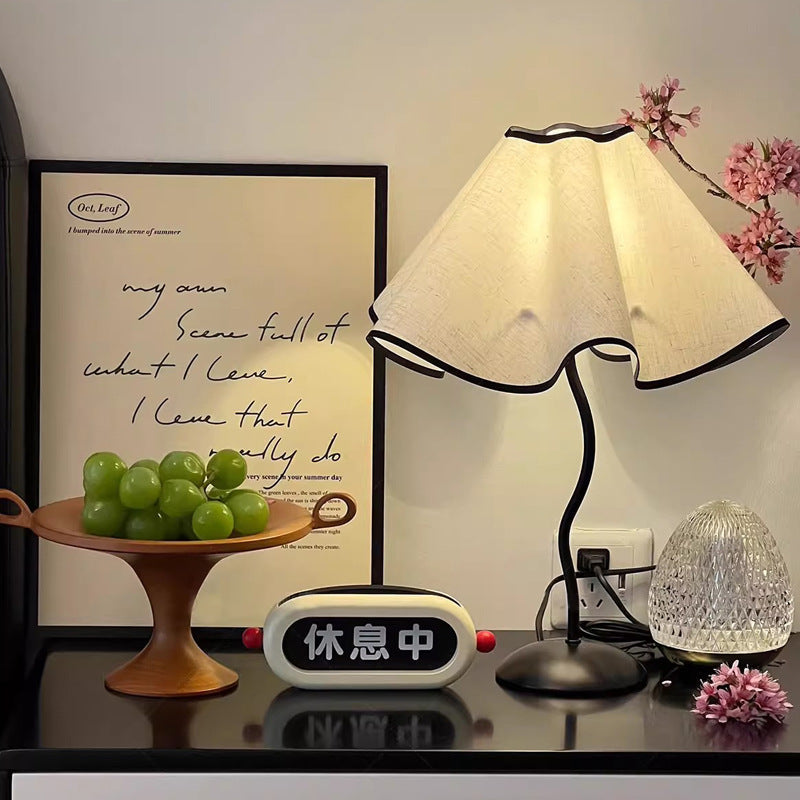 Wave Iron Fabric Petal Table Lamp