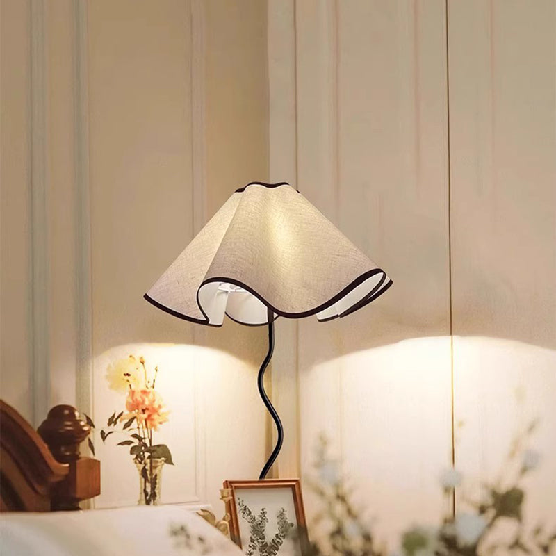 Wave Iron Fabric Petal Table Lamp