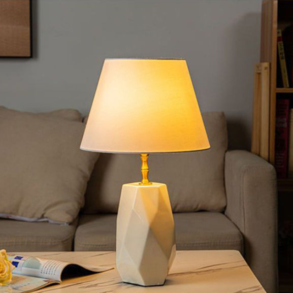 Cone Straight Tube Faceted Table Lamp