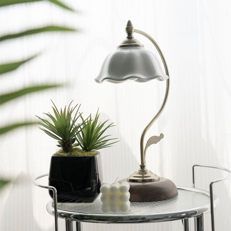 Dome Flower Iron Glass Table Lamp