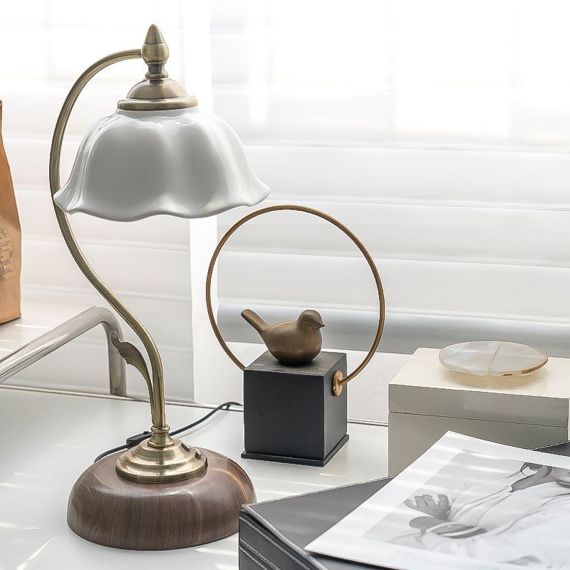 Dome Flower Iron Glass Table Lamp
