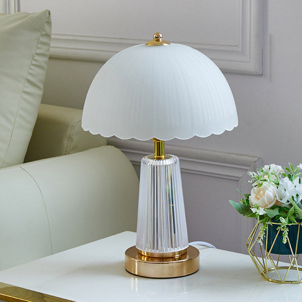 Round Petal Shape Iron Table Lamp