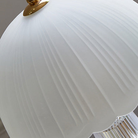 Round Petal Shape Iron Table Lamp