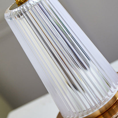 Round Petal Shape Iron Table Lamp
