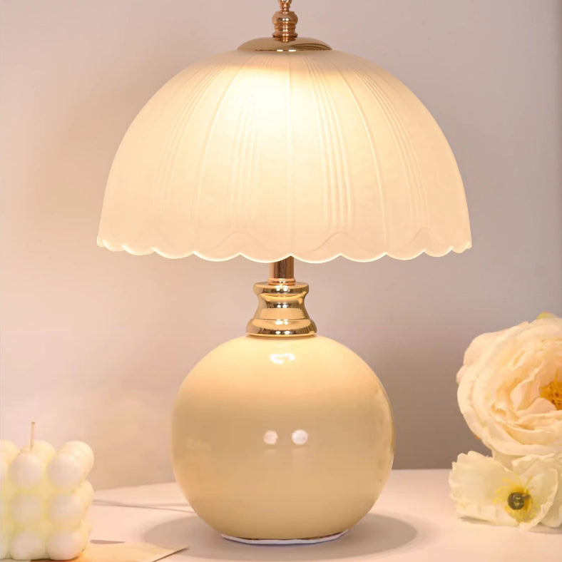 Half Dome Flower Globe Table Lamp