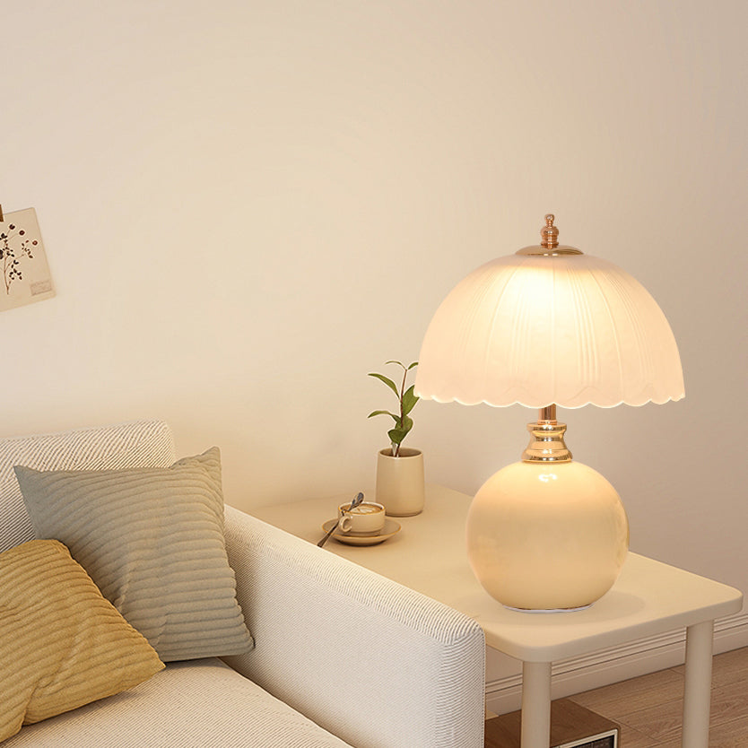 Half Dome Flower Globe Table Lamp
