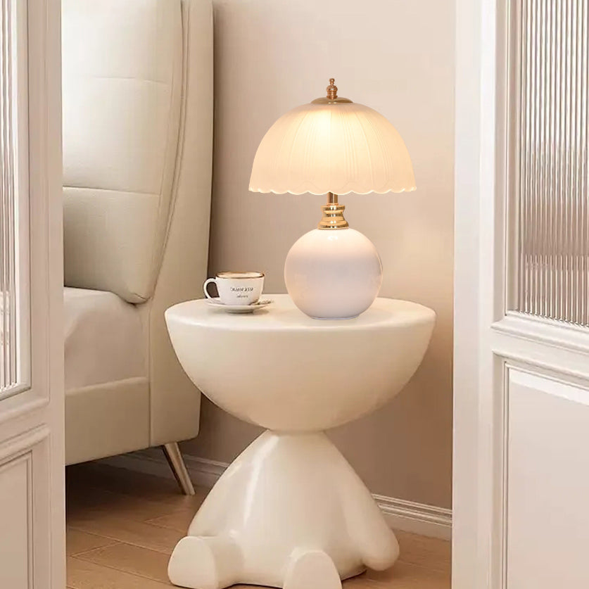 Half Dome Flower Globe Table Lamp