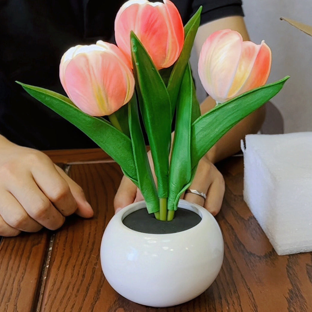 Tulip Flower Ceramic PU Table Lamp