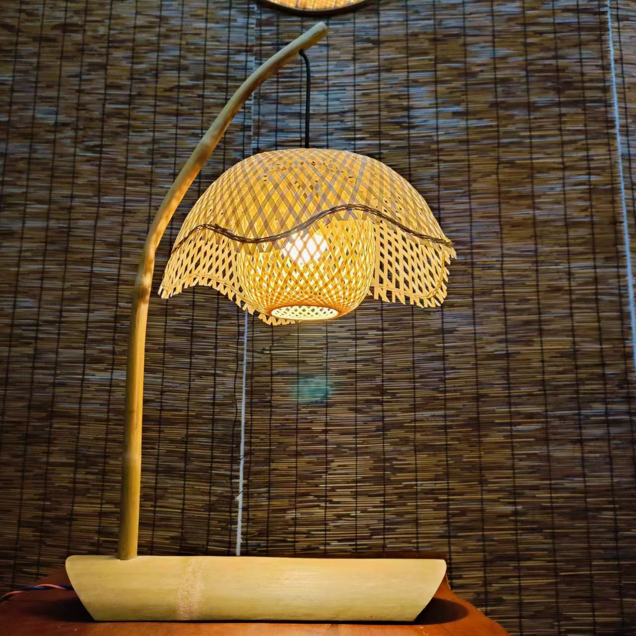 Lotus Shape Bamboo Bedroom Table Lamp