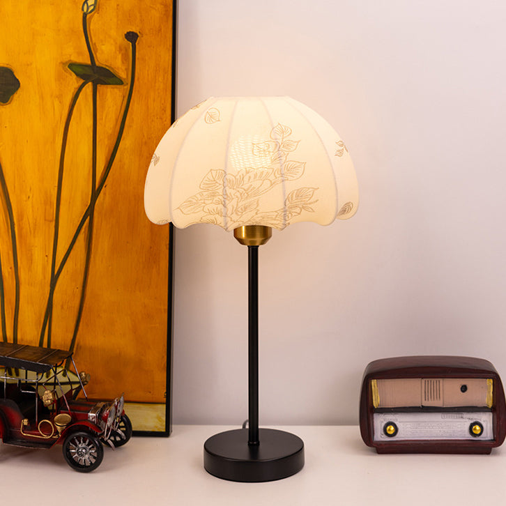 Iron Fabric Dome Leaves Table Lamp