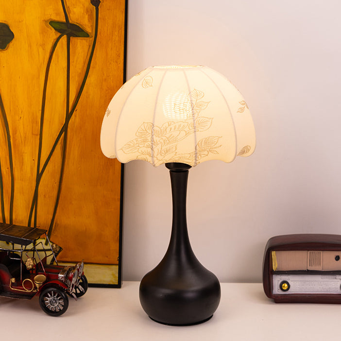 Iron Fabric Dome Leaves Table Lamp