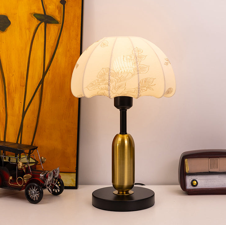 Iron Fabric Dome Leaves Table Lamp