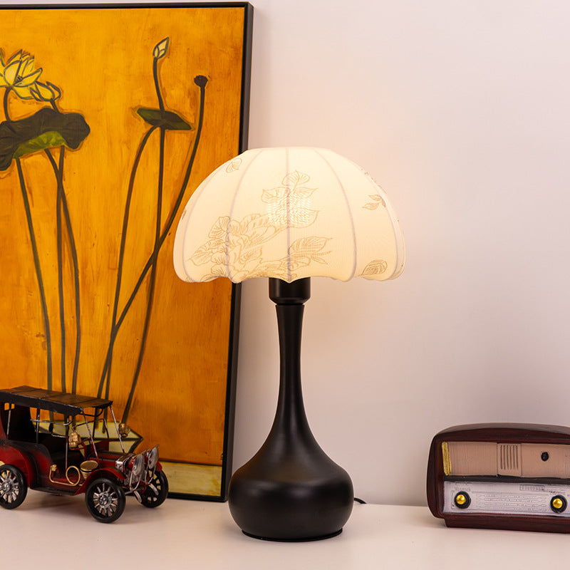 Iron Fabric Dome Leaves Table Lamp