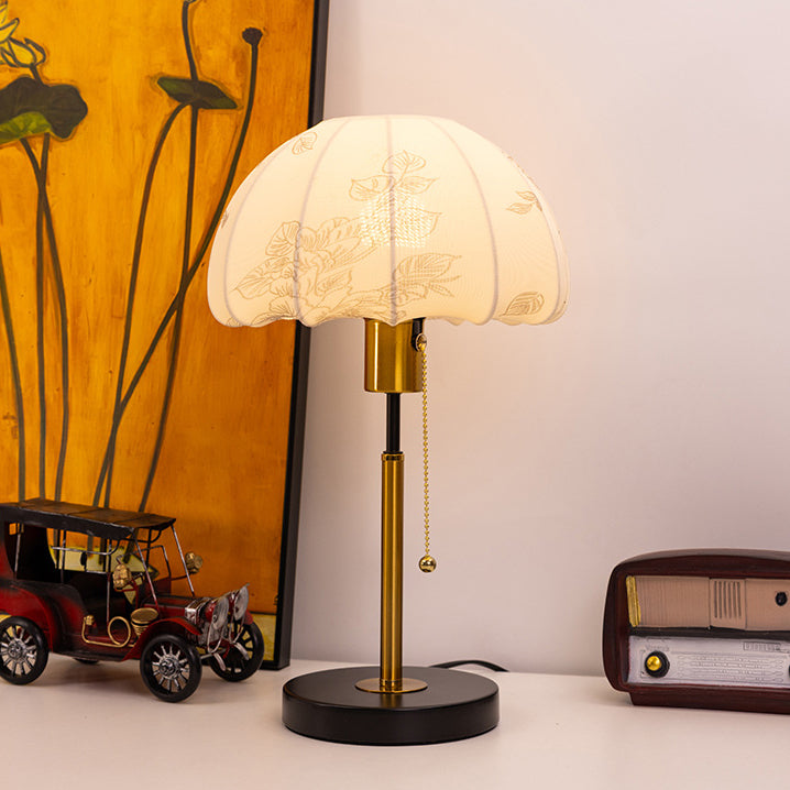 Iron Fabric Dome Leaves Table Lamp