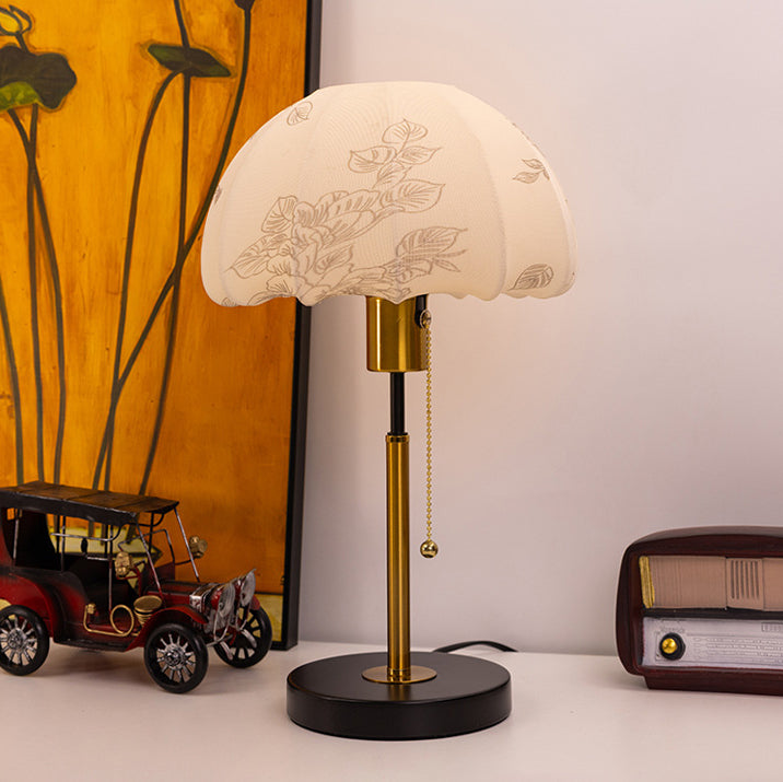 Iron Fabric Dome Leaves Table Lamp