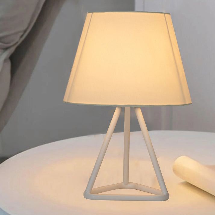 Round Trapezoidal Fabric Iron Table Lamp