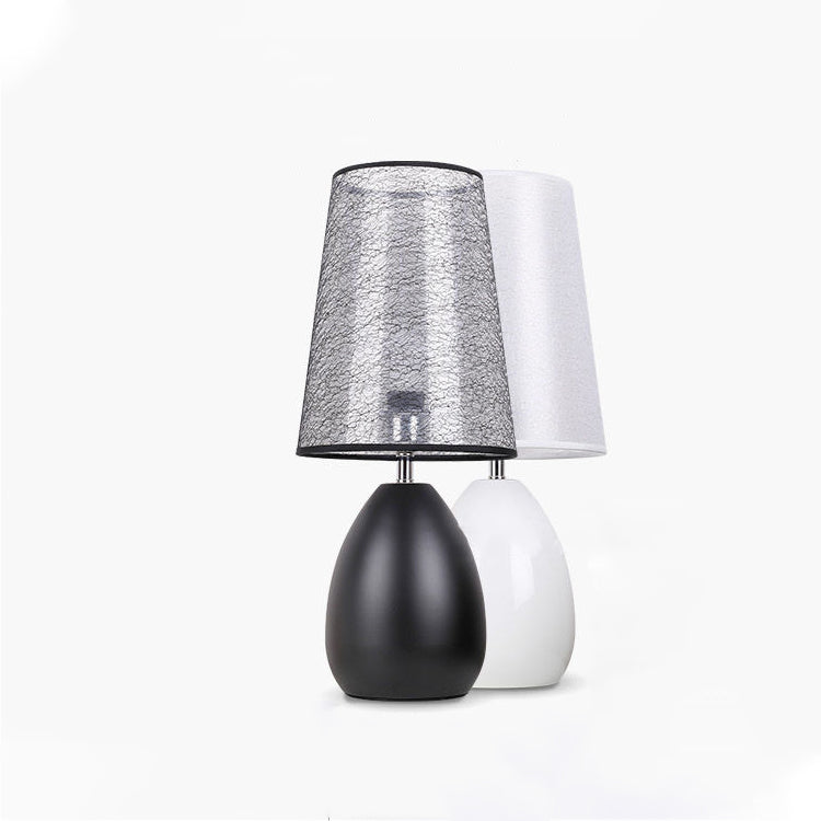 Trapezoidal Crack Fabric Iron Table Lamp