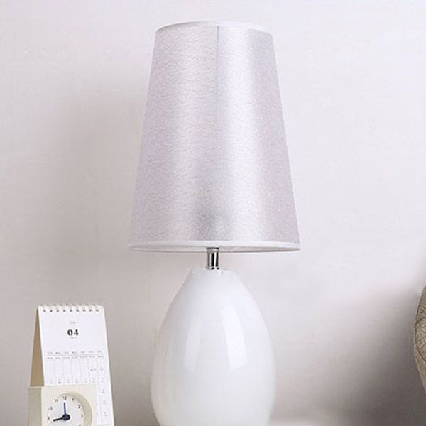 Trapezoidal Crack Fabric Iron Table Lamp