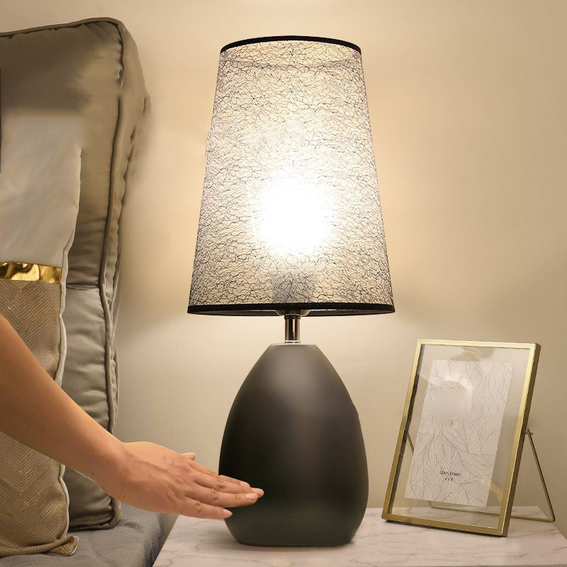 Trapezoidal Crack Fabric Iron Table Lamp