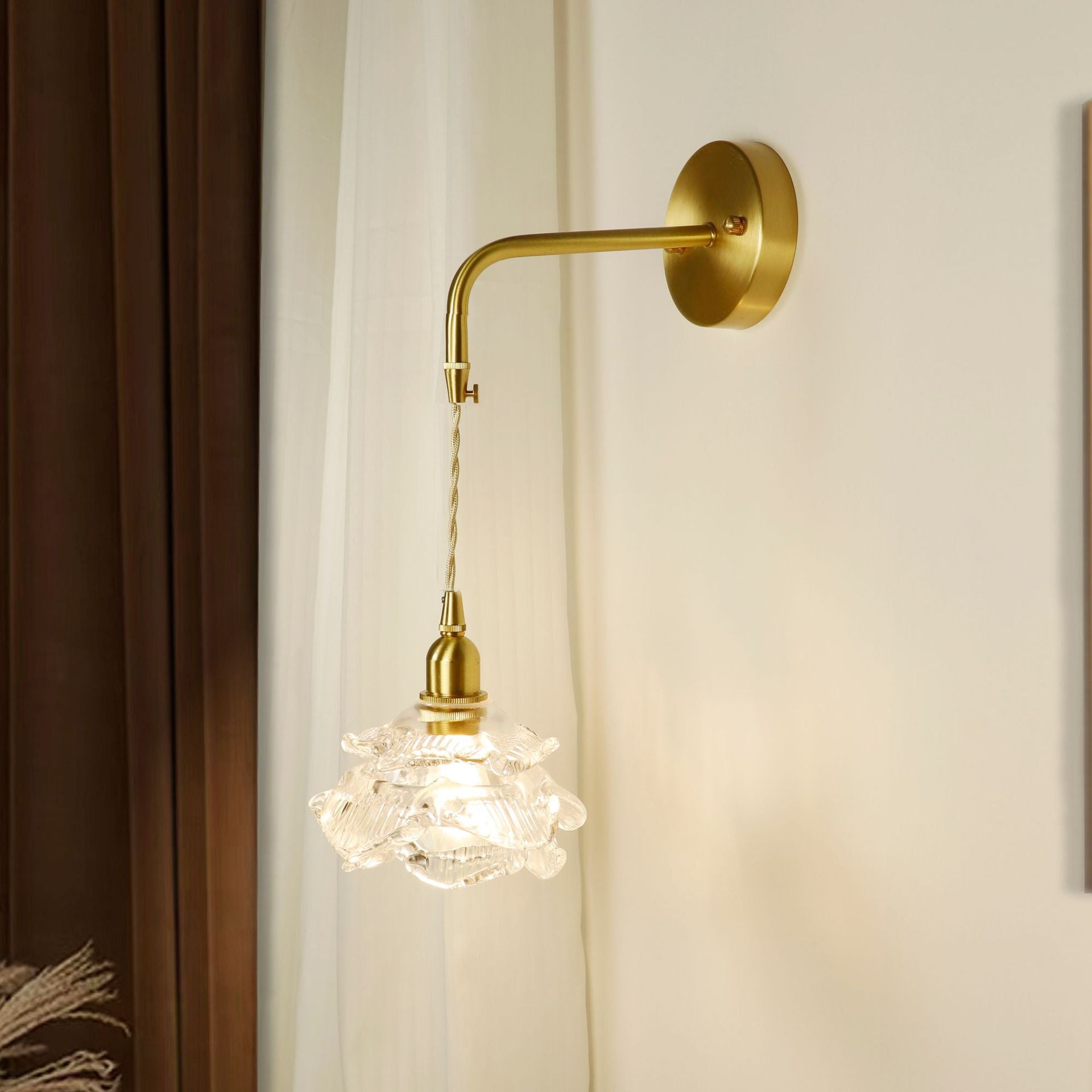 Rose Glass Brass Living Wall Lamp
