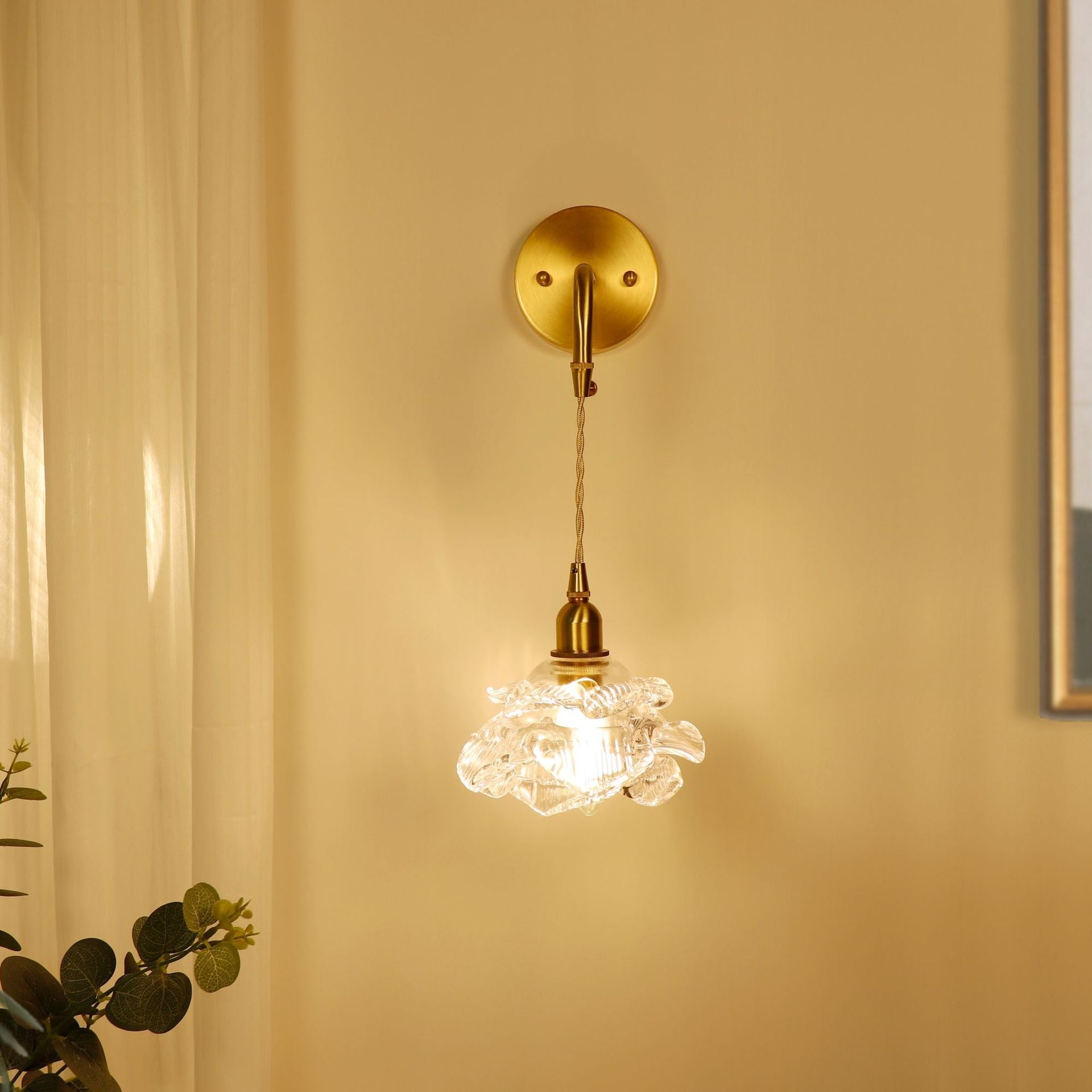 Rose Glass Brass Living Wall Lamp