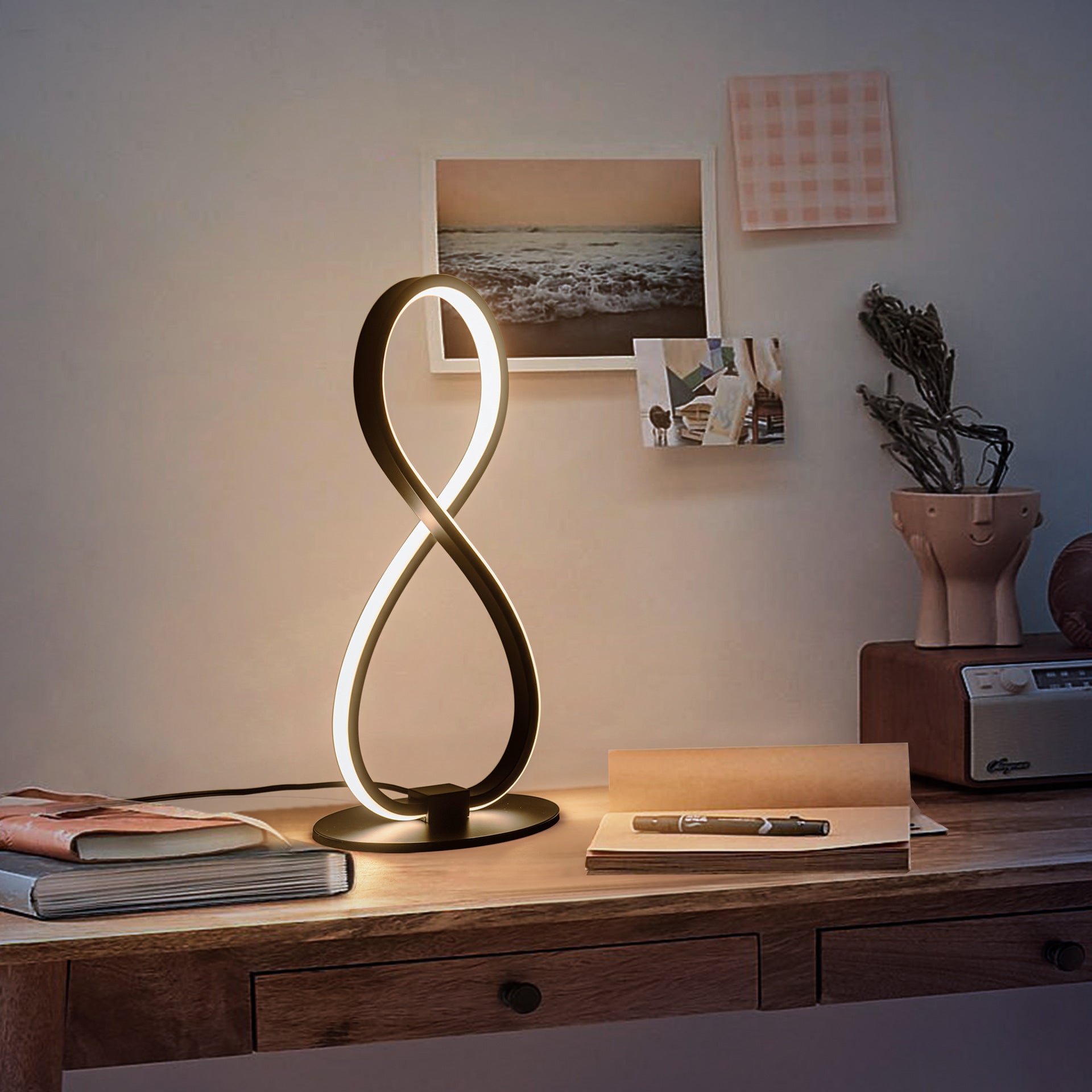 Shape Aluminum Silicone Living Table Lamp