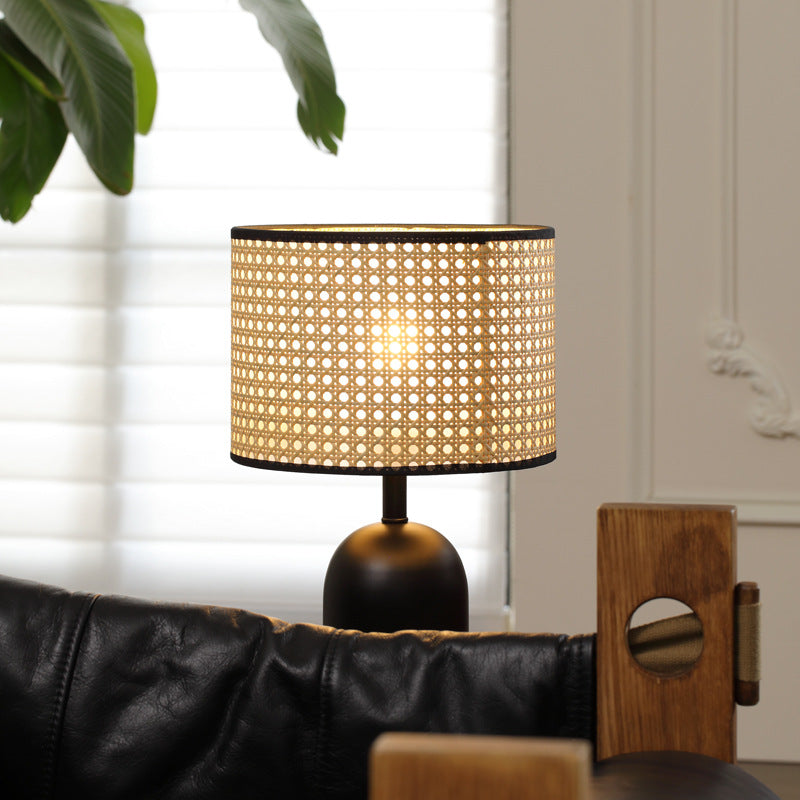 Weave Rattan Drum Shape Table Lamp