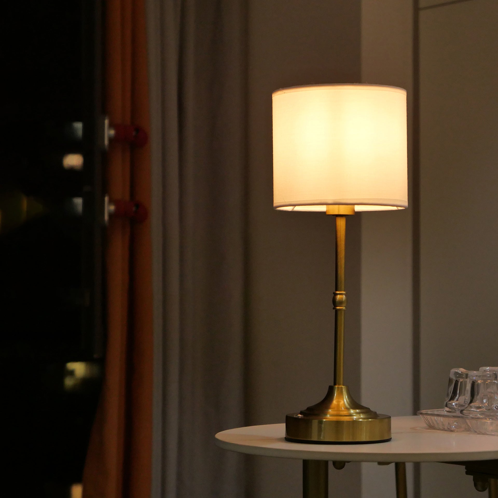 Cylinder Shape Fabric Iron Table Lamp