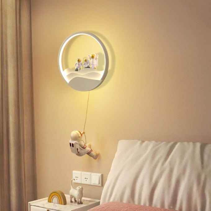 Kids Astronaut Rotating Lunar Wall Lamp