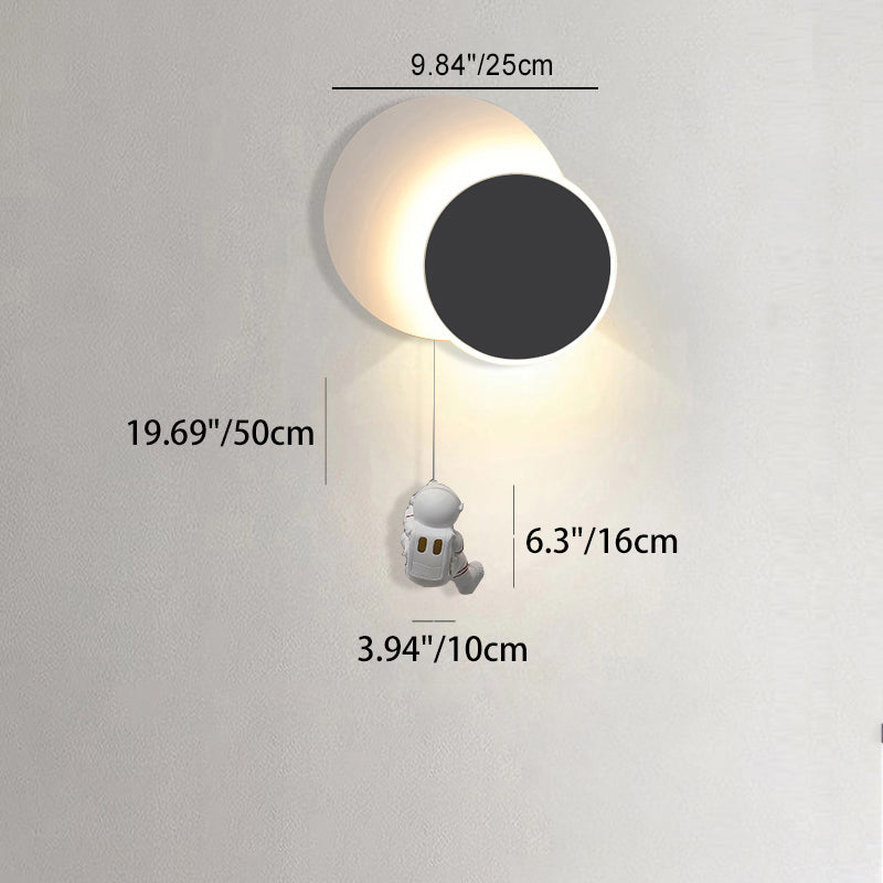 Kids Astronaut Rotating Lunar Wall Lamp