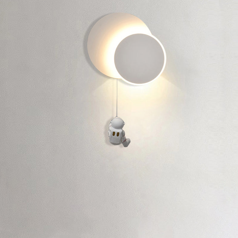 Kids Astronaut Rotating Lunar Wall Lamp