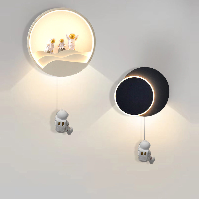 Kids Astronaut Rotating Lunar Wall Lamp