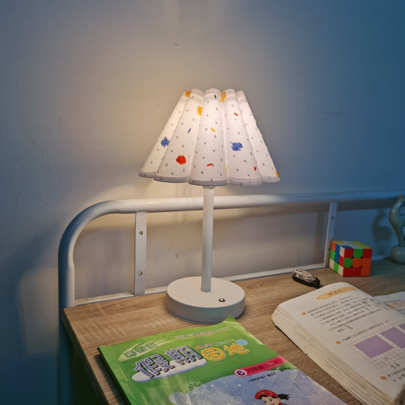 Round Petal Shaped Stem Table Lamp
