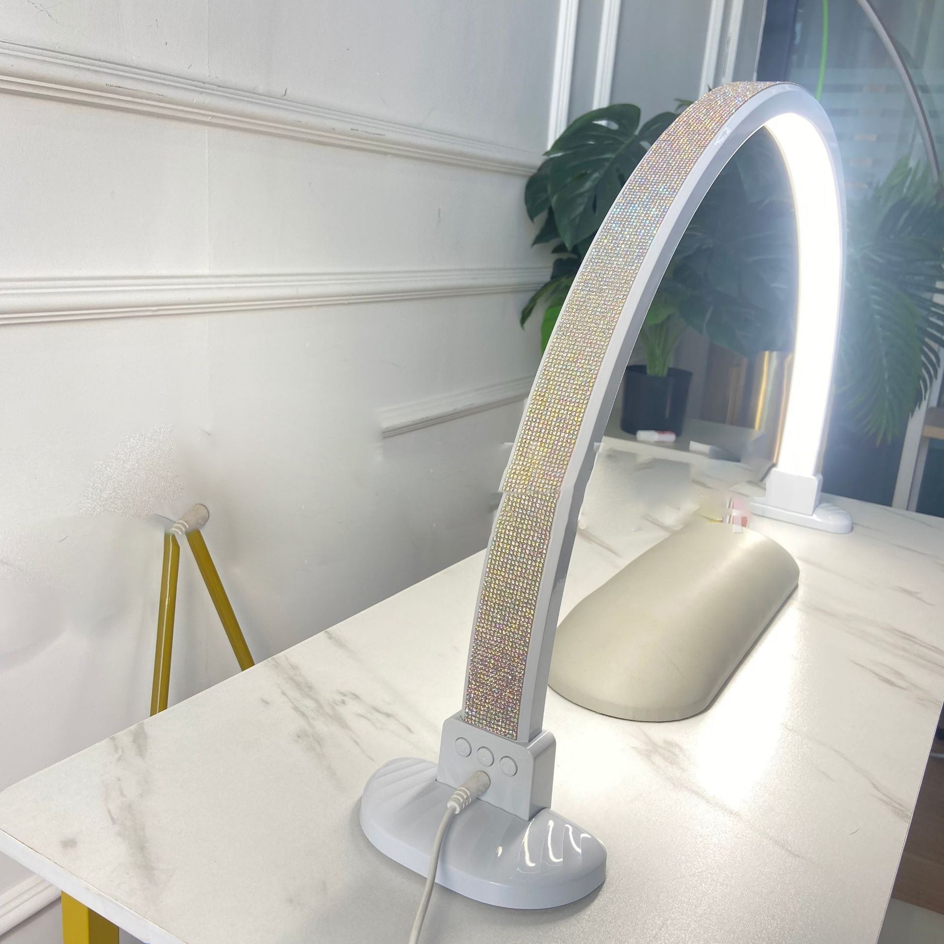 Curved Crushed Diamonds Aluminum Table Lamp