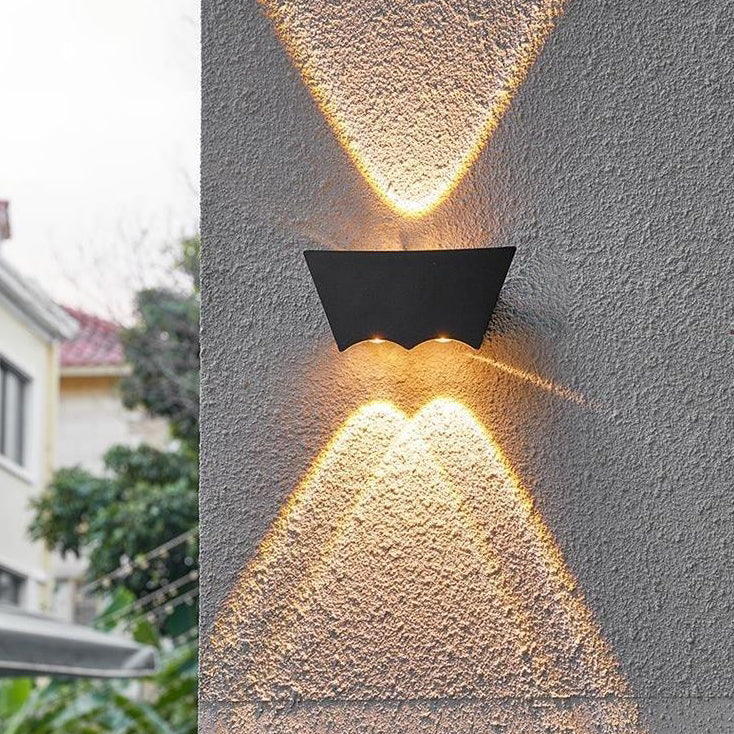 Trapezoidal Semicircle Die-Cast Aluminum Outdoor Light
