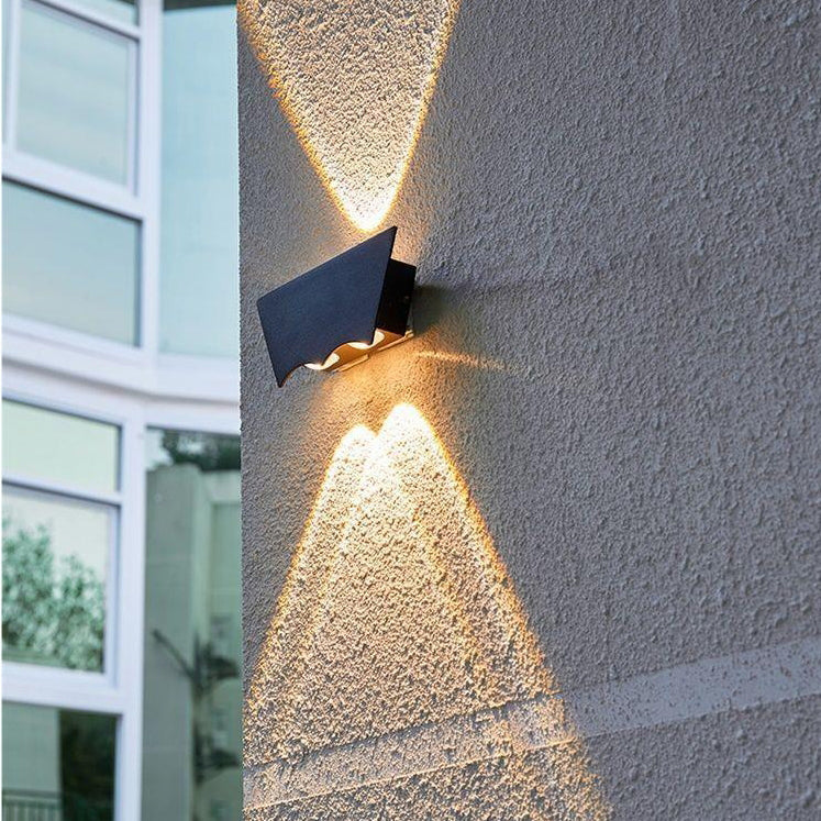Trapezoidal Semicircle Die-Cast Aluminum Outdoor Light