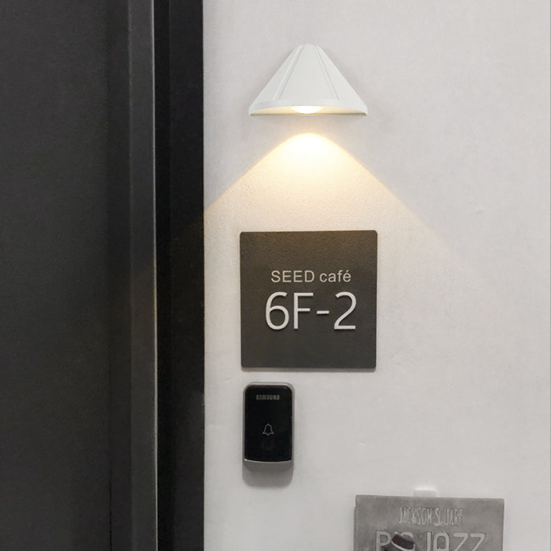Triangle Semicircle Die-Cast Aluminum Outdoor Light