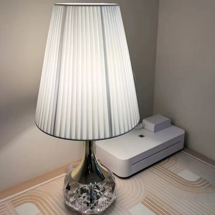 Bottle Round Pleated Hardware Table Lamp