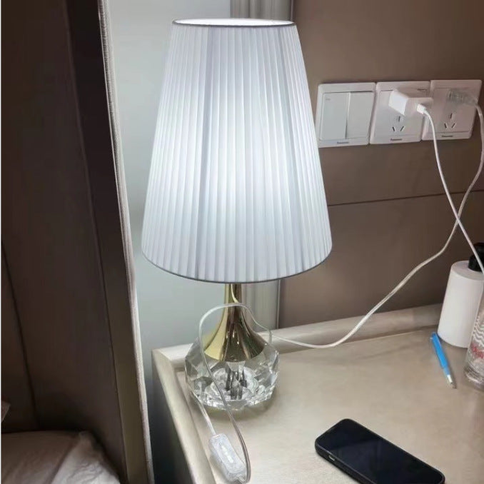Bottle Round Pleated Hardware Table Lamp